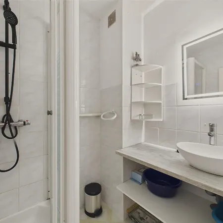 Pour 4 Adultes Et 2 Enfants, 500m De La La Parée Preneau