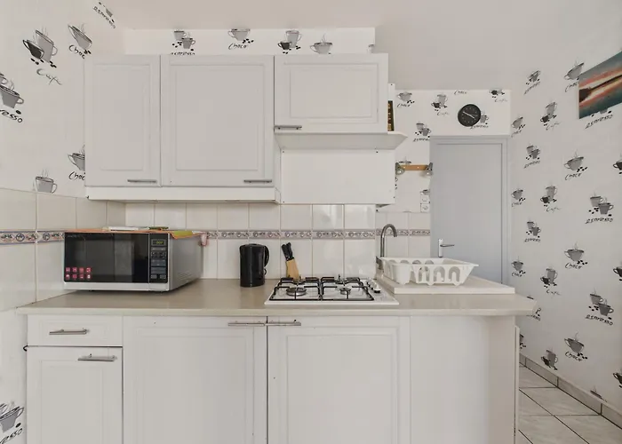 Pour 4 Adultes Et 2 Enfants, 500m De La *